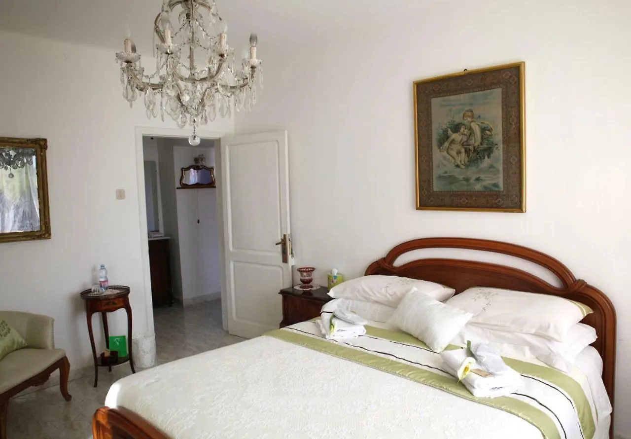 B&B Peverello Castelnuovo Magra 0*,  Italy