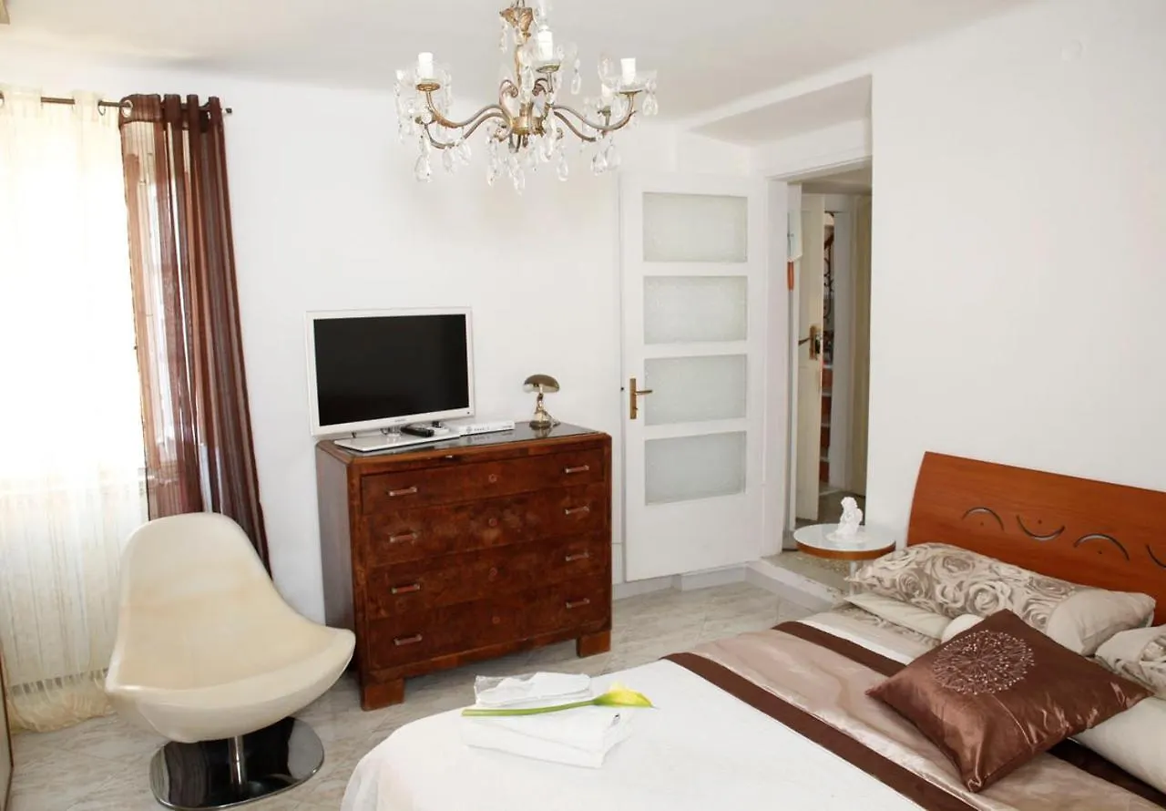 Bed & Breakfast B&B Peverello Castelnuovo Magra Italy