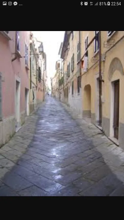 B&B Peverello Castelnuovo Magra Bed & Breakfast